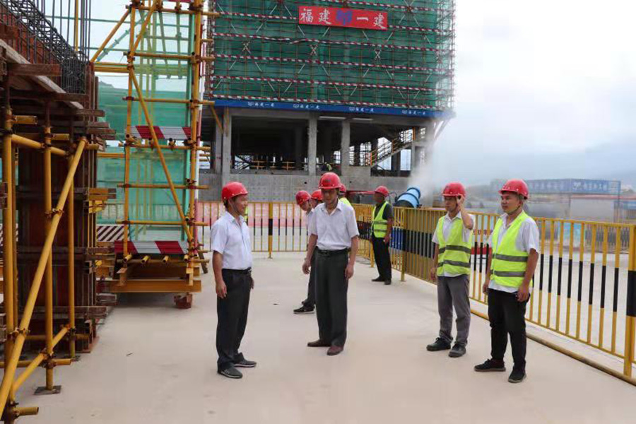 吴建雄带队到荷园二期项目检查指导工作.jpg 吴建雄带队到荷园二期项目检查指导工作.jpg